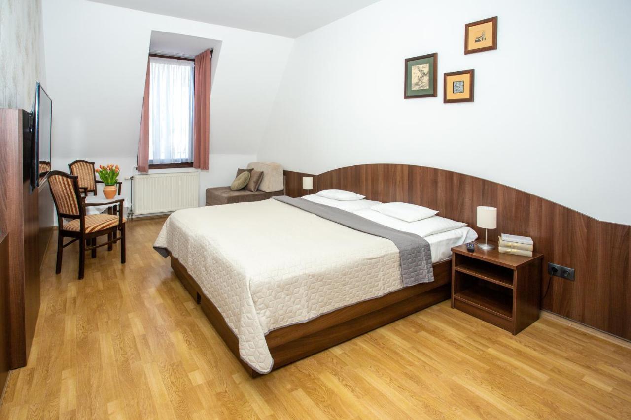 Tercia Hubertus Panzio Bed and Breakfast Sopron Eksteriør billede